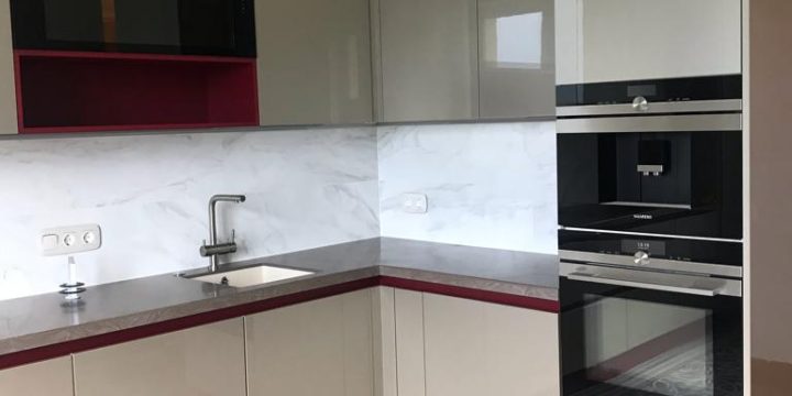 Минимализм vs Максимализм: путь к эффективности или искусство жить на максимуме?